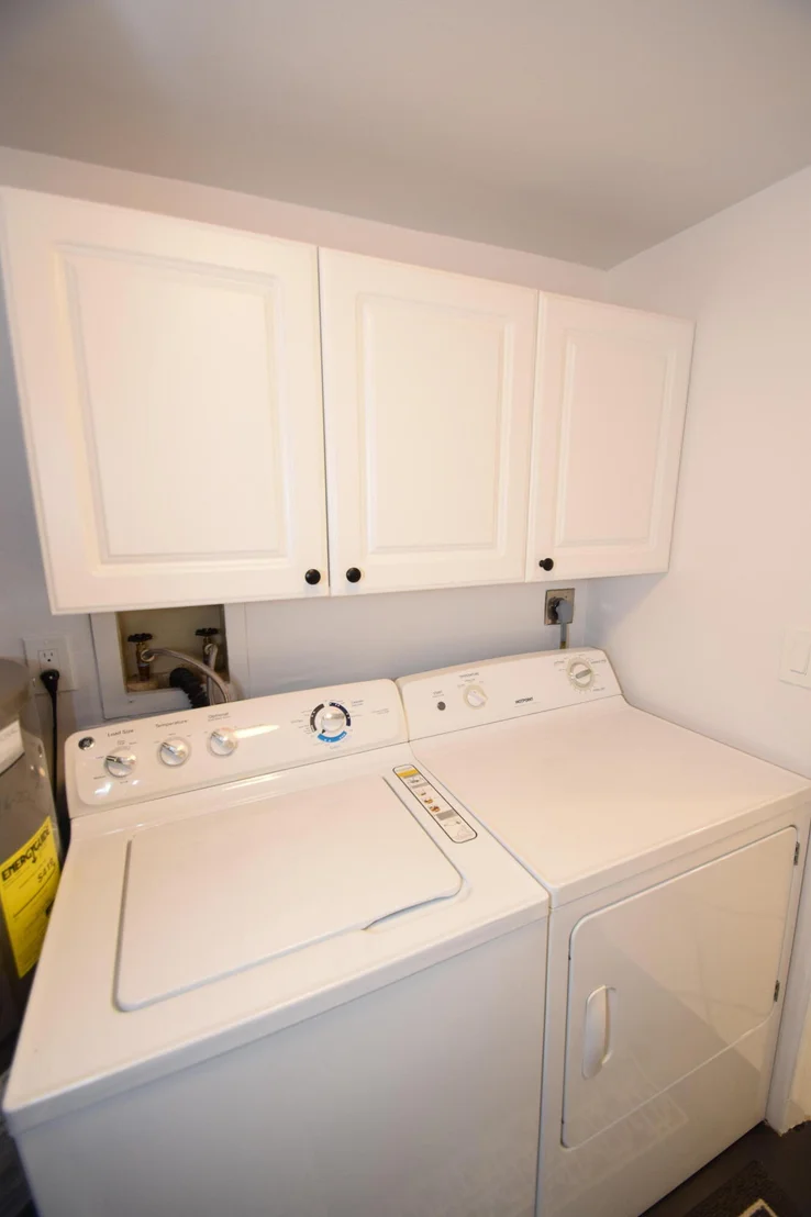 Photo of Unit 301 at 3901 Dixie Highway NE