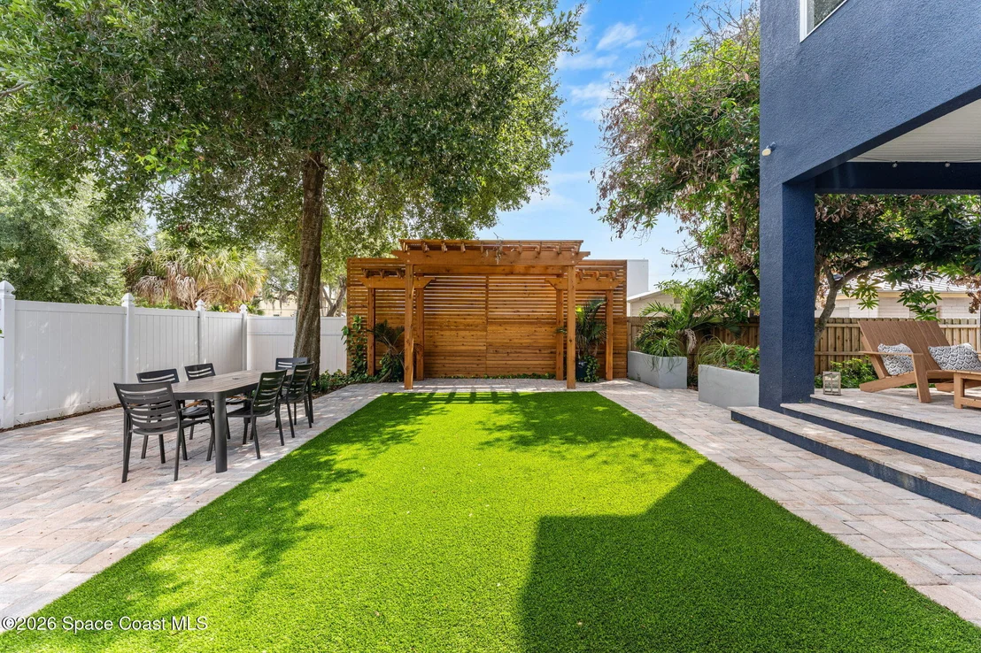 Photo of 1457 Guava Avenue