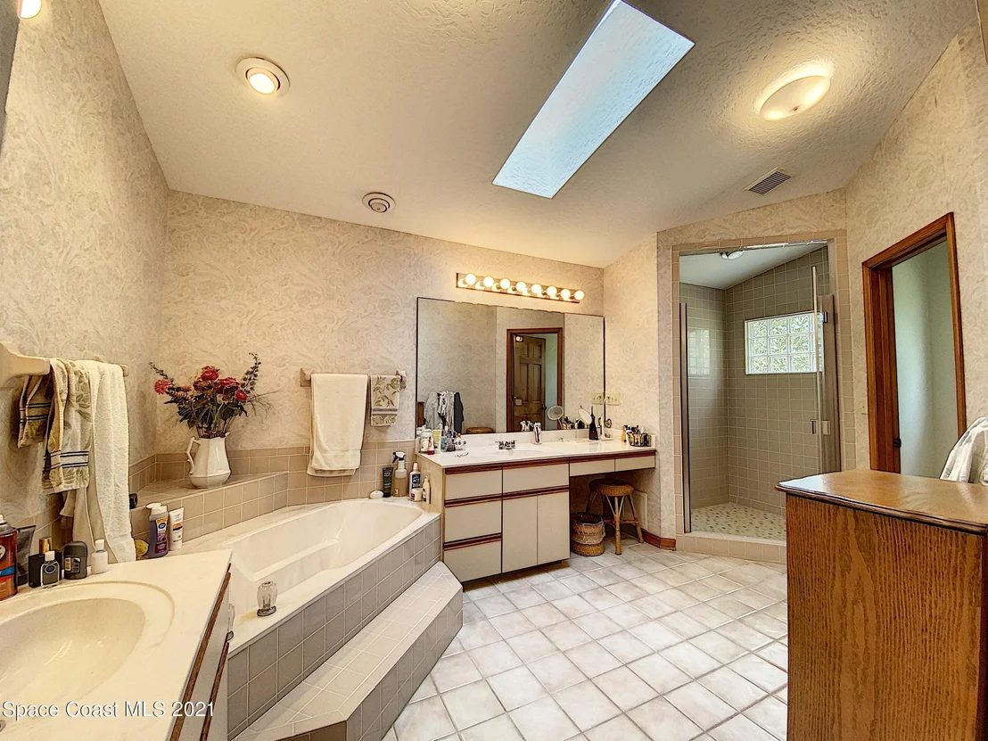 Photo of 1351 Grant Road