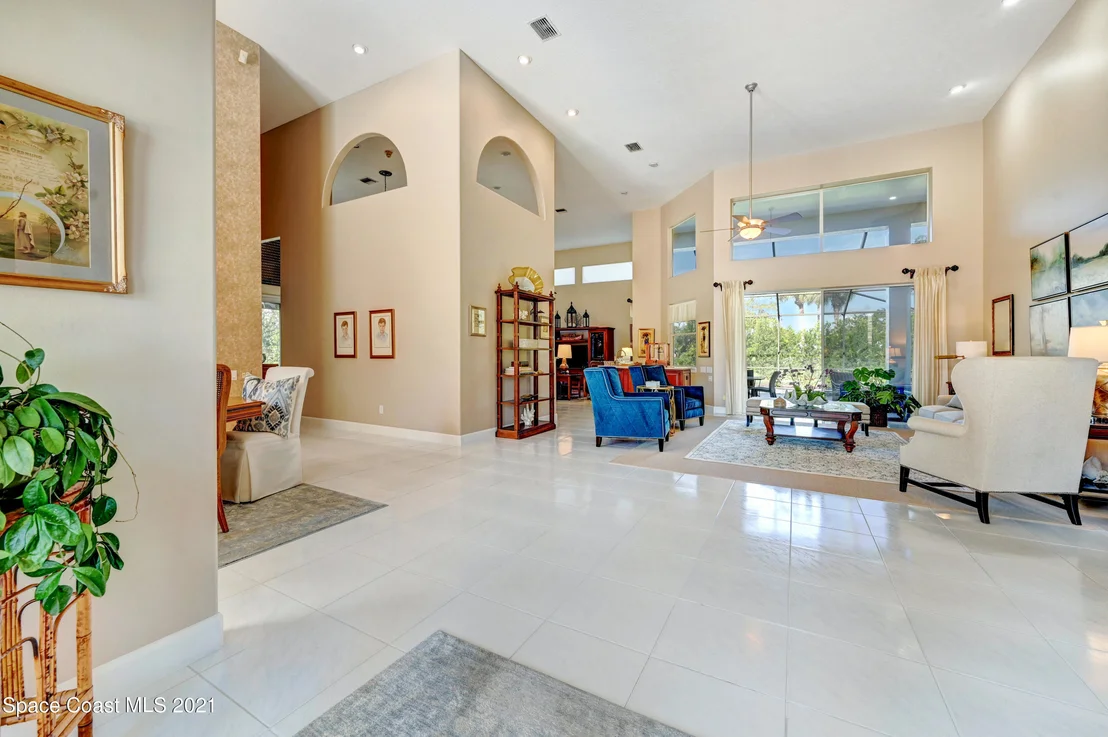Photo of 742 Glengarry Drive
