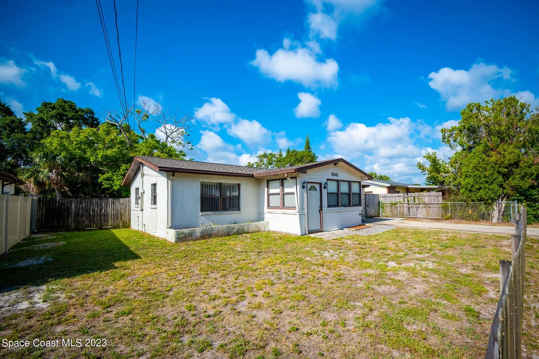 Photo of 1541 Mac Arthur Lane