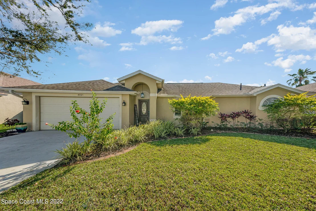 Photo of 4921 Buttonwood Drive