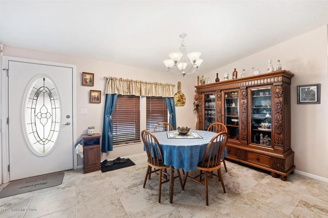 Photo of 345 Outer Drive