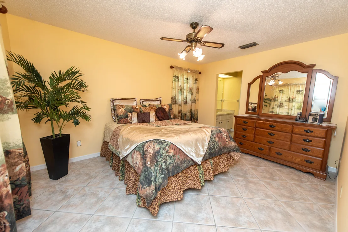 Photo of 1870 Oakwood Trail