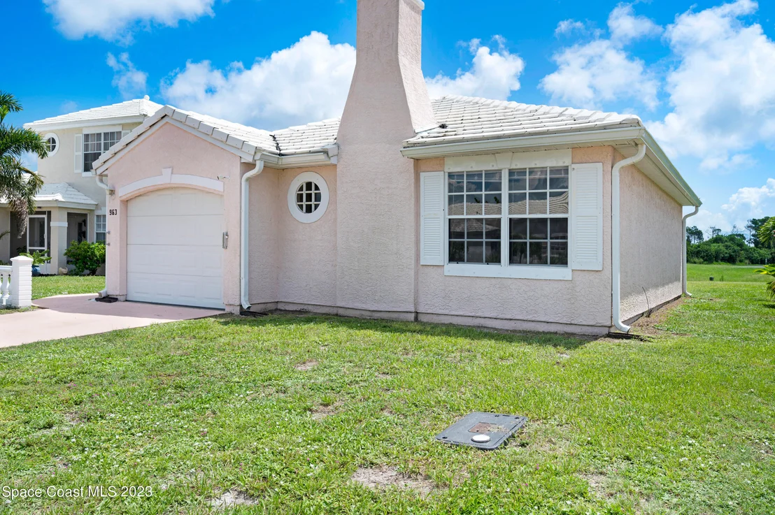 Photo of 963 Wateroak Drive NE