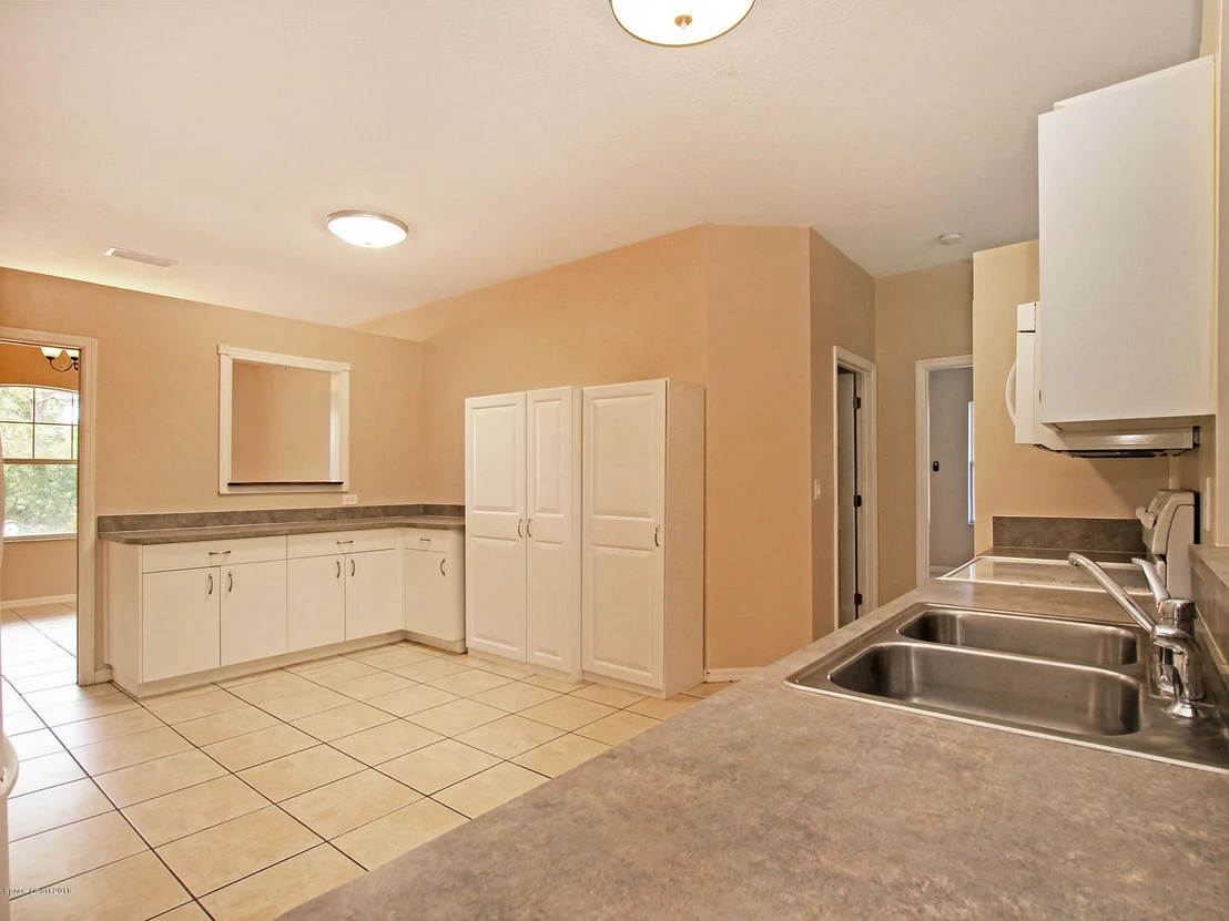 Photo of 1666 Talbott Street SE