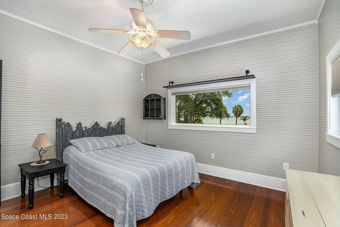 Photo of 1321 Pineapple Avenue