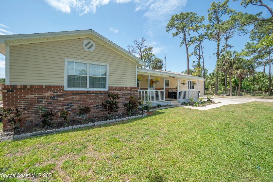 Photo of 3635 Hield Road