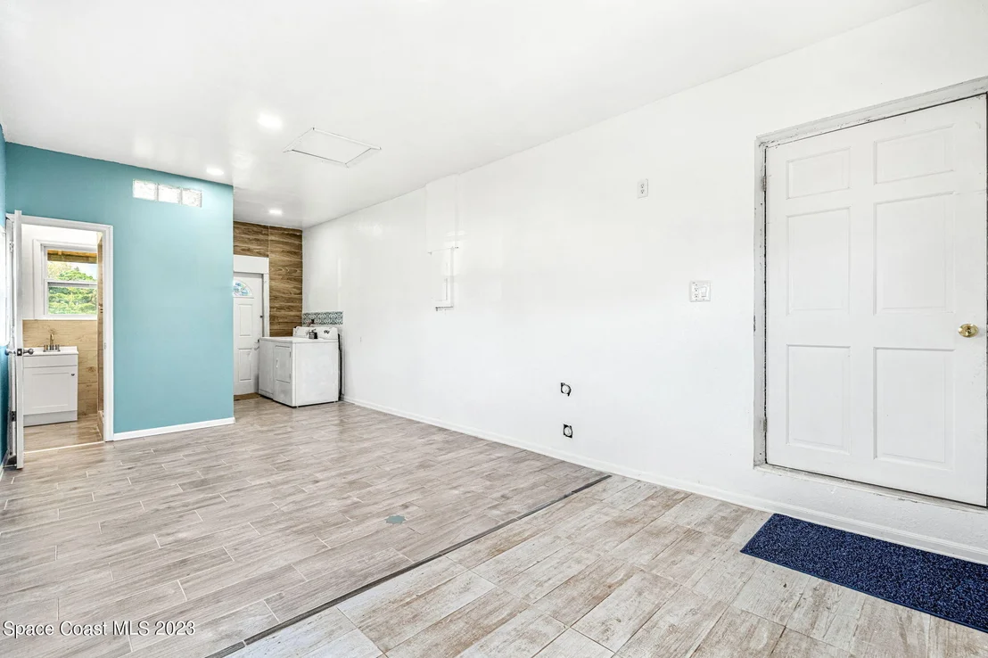 Photo of 2875 Stearns Avenue NE