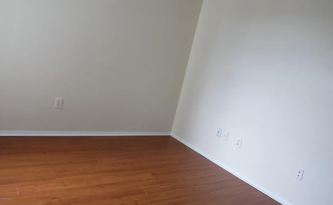 Photo of 975 Wateroak Drive NE
