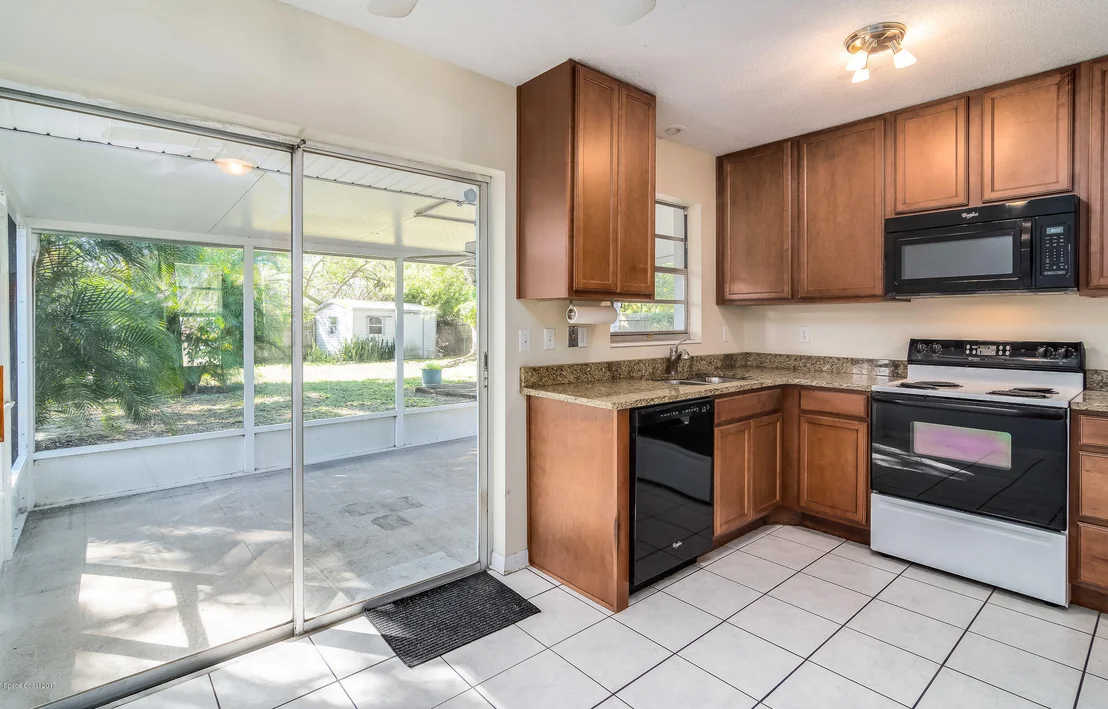 Photo of 2938 Chipper Drive NE