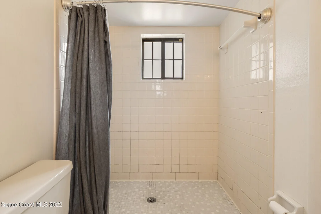 Photo of 1878 Ontario Circle N