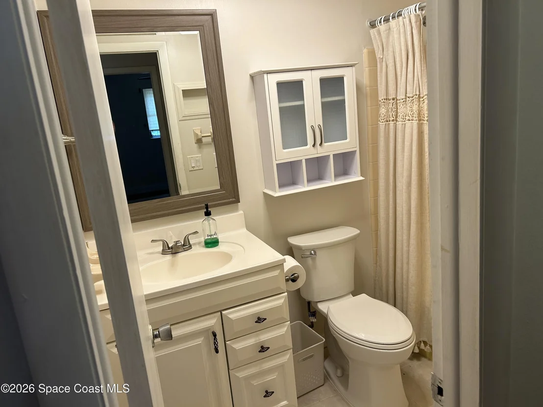 Photo of 858 Bianca Drive NE