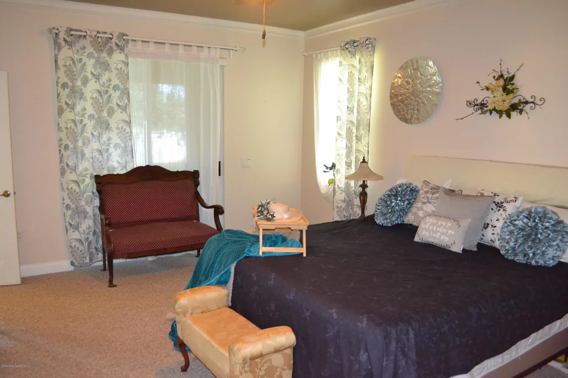 Photo of 521 Waterside Circle