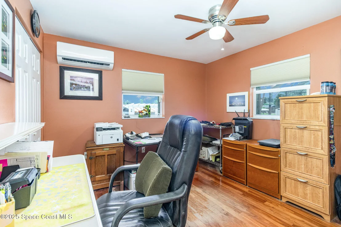 Photo of 425 Sparrow Drive