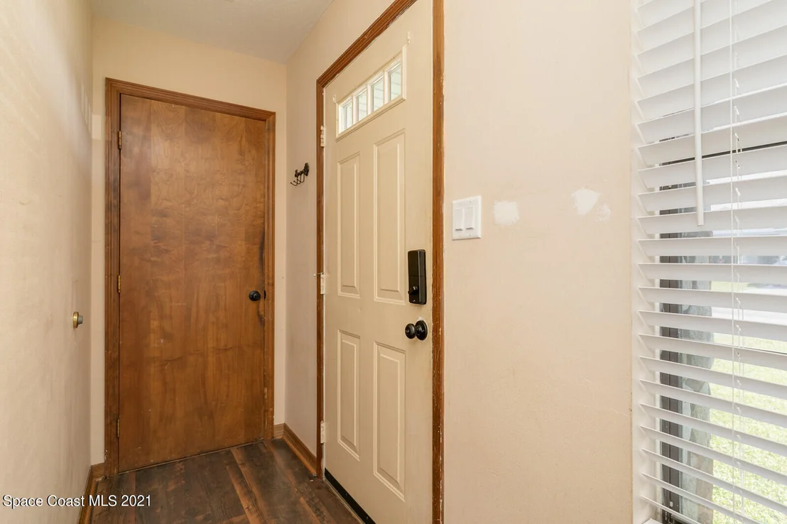 Photo of 6090 Alden Avenue