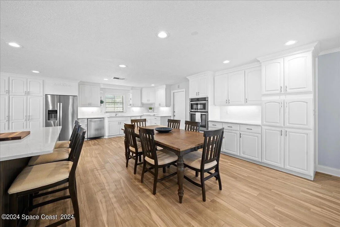 Photo of 206 Riverside Drive