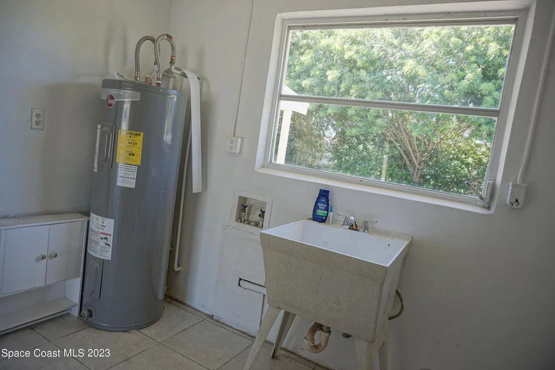 Photo of 748 Angle Street NE