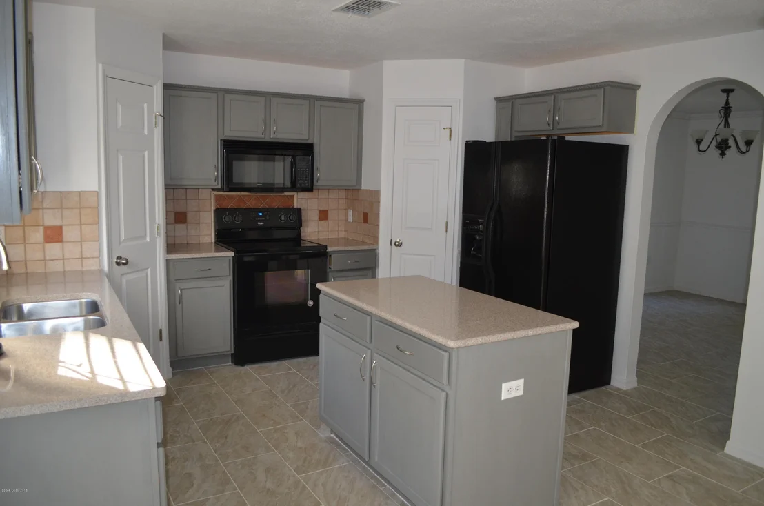 Photo of 689 Macon Drive