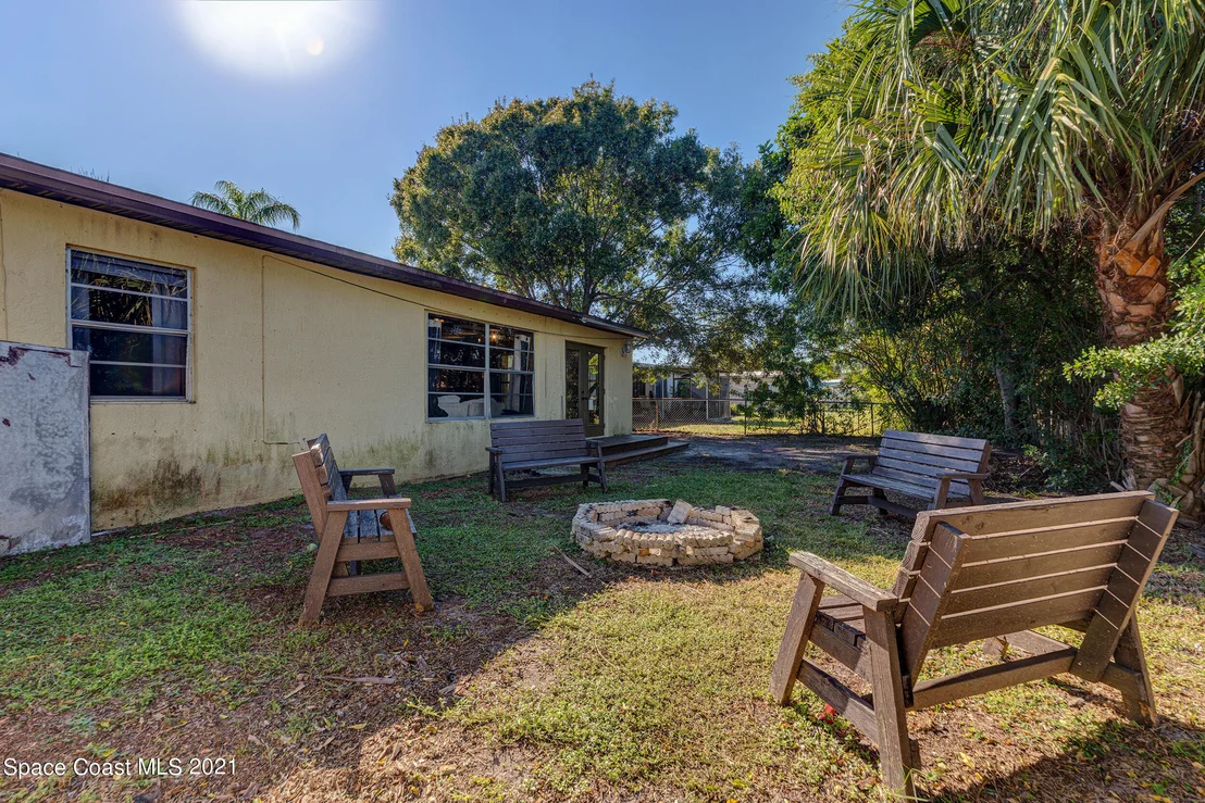Photo of 2975 Kosuth Road NE