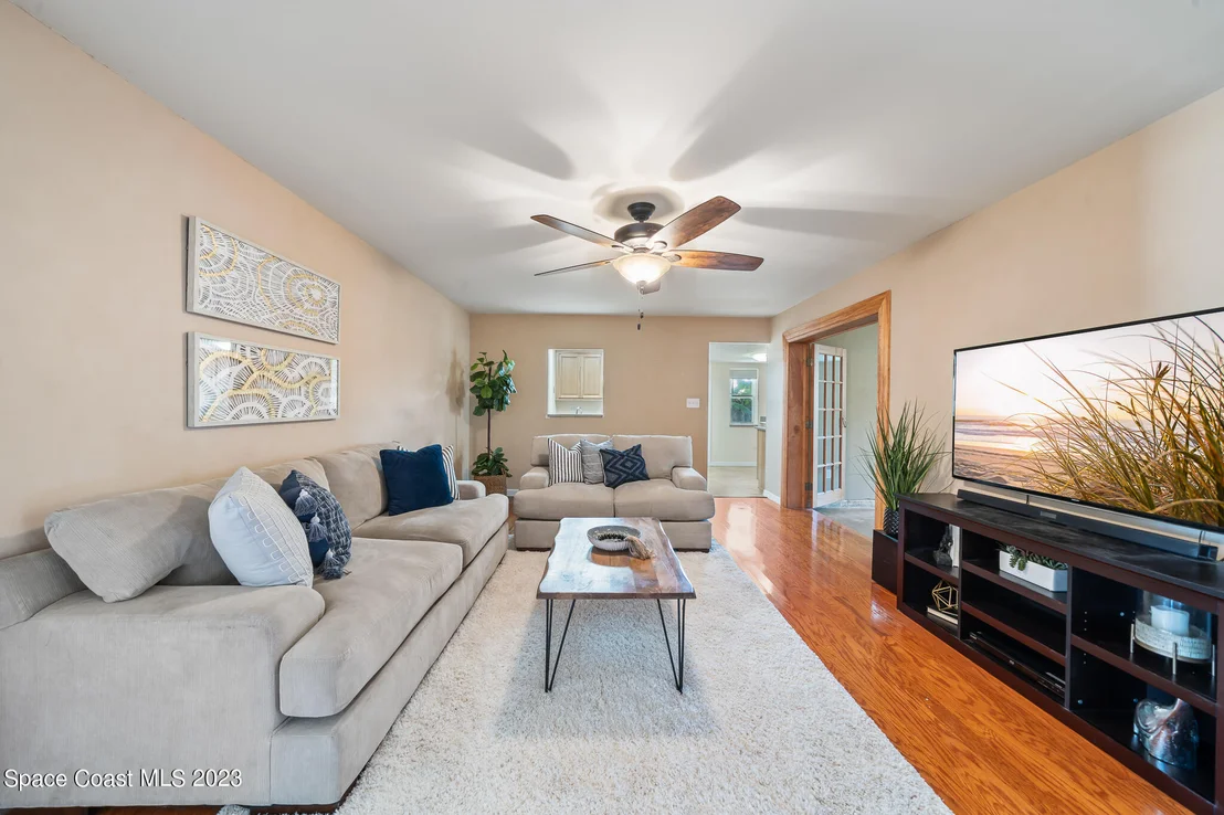 Photo of 715 Hibiscus Drive