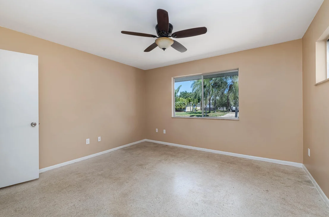 Photo of 950 Fulton Lane NE
