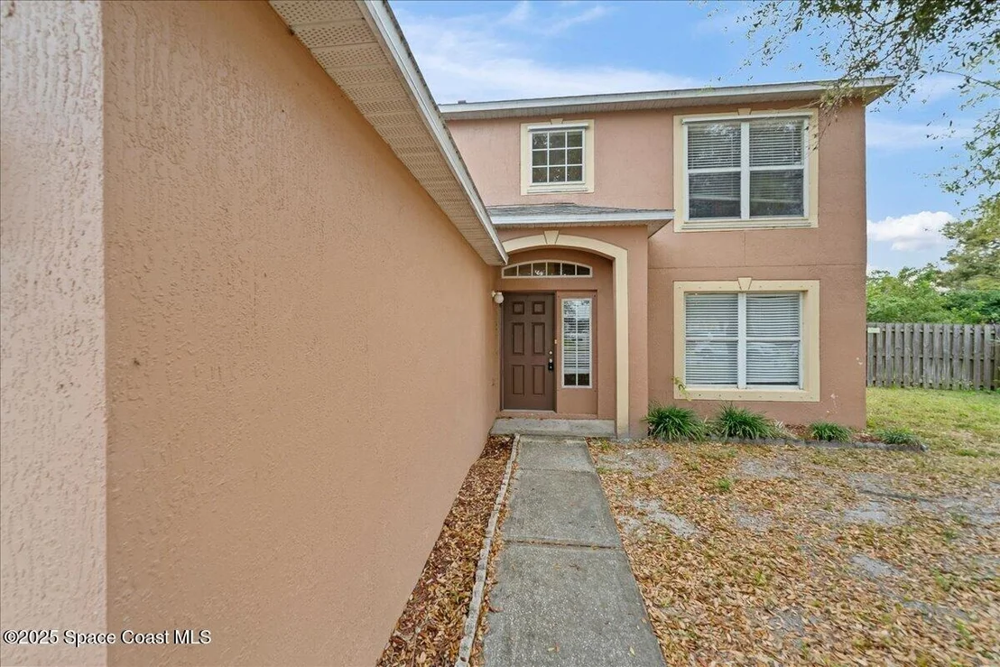 Photo of 1333 Sorento Circle