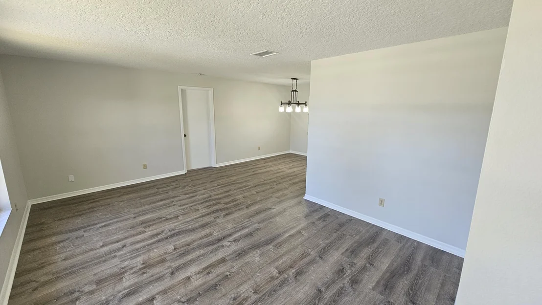 Photo of 628 Walnut Drive