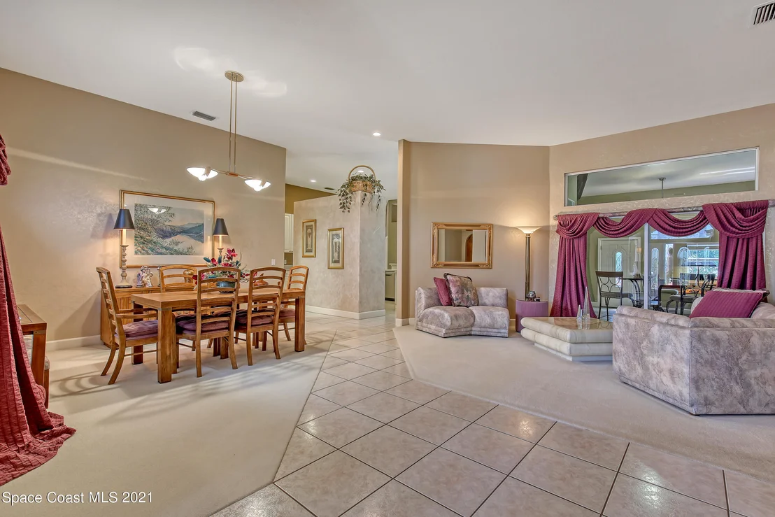 Photo of 703 Peregrine Drive