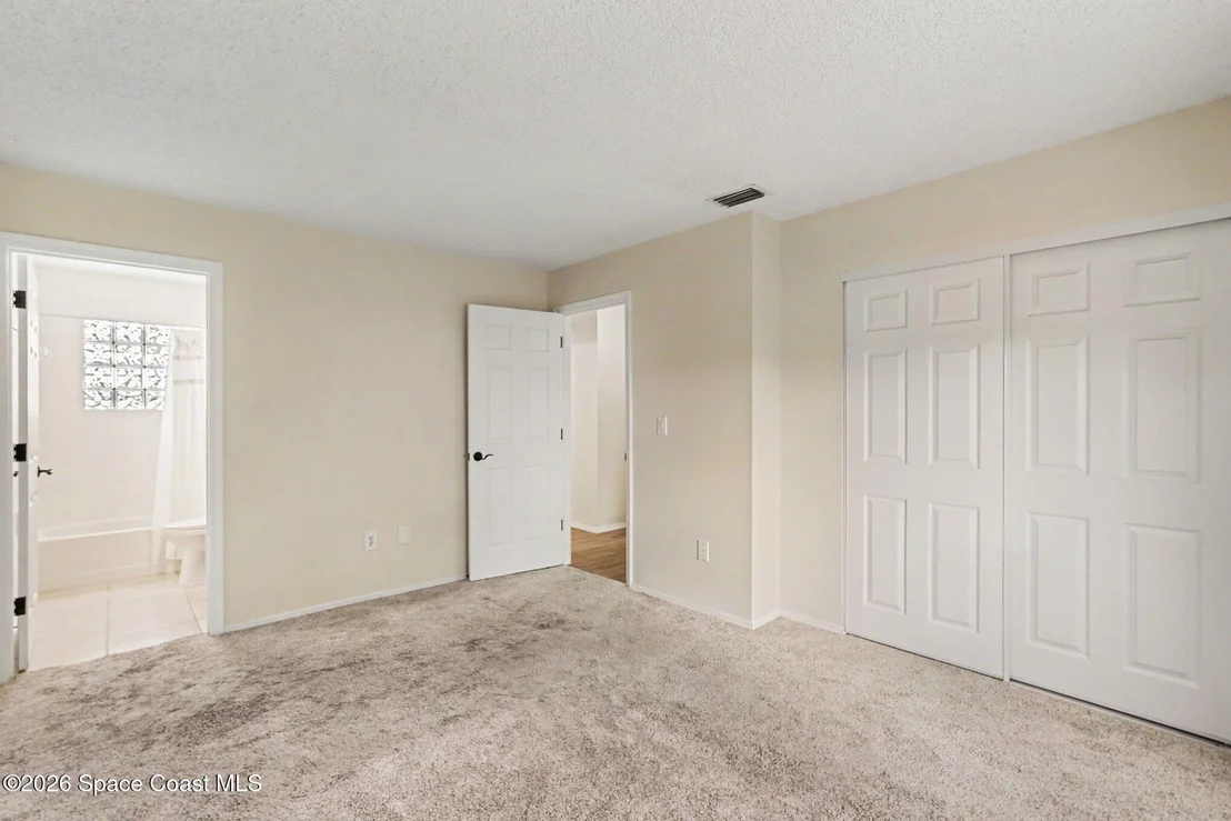 Photo of 882 Wateroak Drive NE