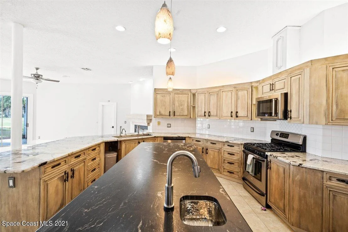Photo of 680 Falcon Drive