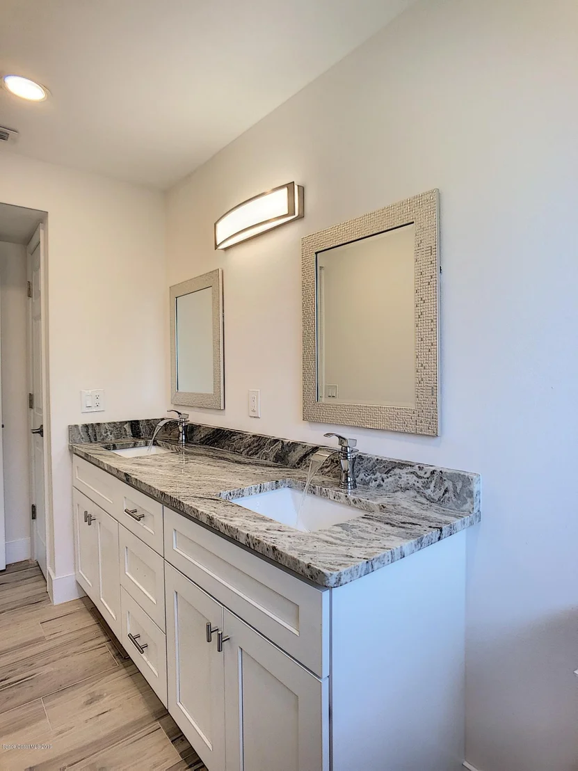 Photo of 304 N Roundtree Drive