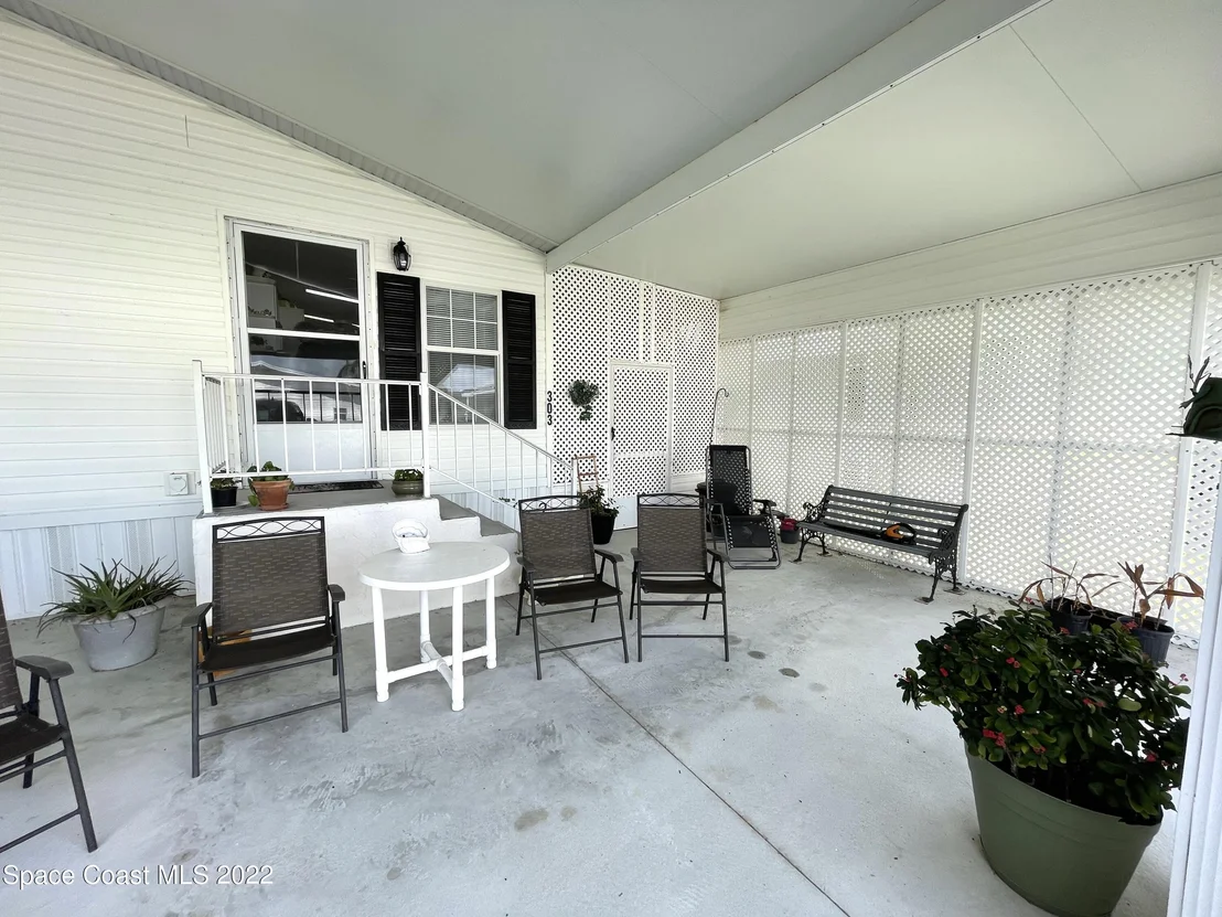 Photo of 303 Buttonwood Court