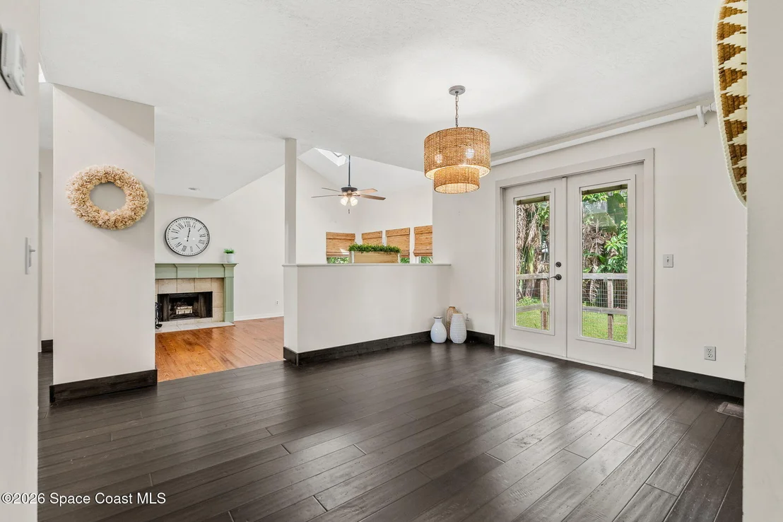 Photo of 220 Cardinal Drive