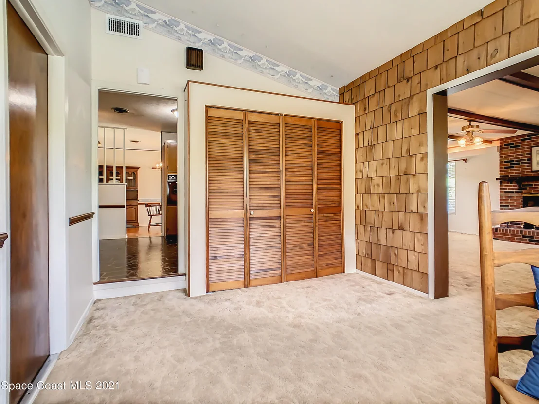 Photo of 940 Forest Road