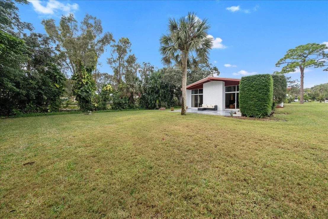 Photo of 311 Par Avenue
