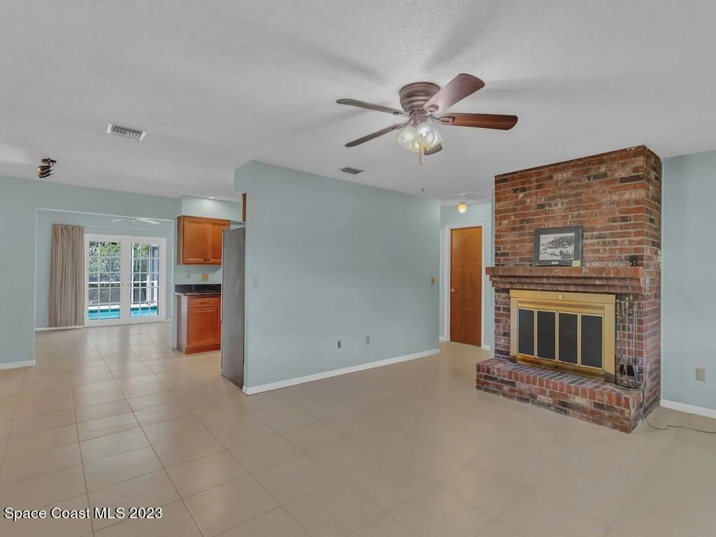 Photo of 898 Bermuda Avenue
