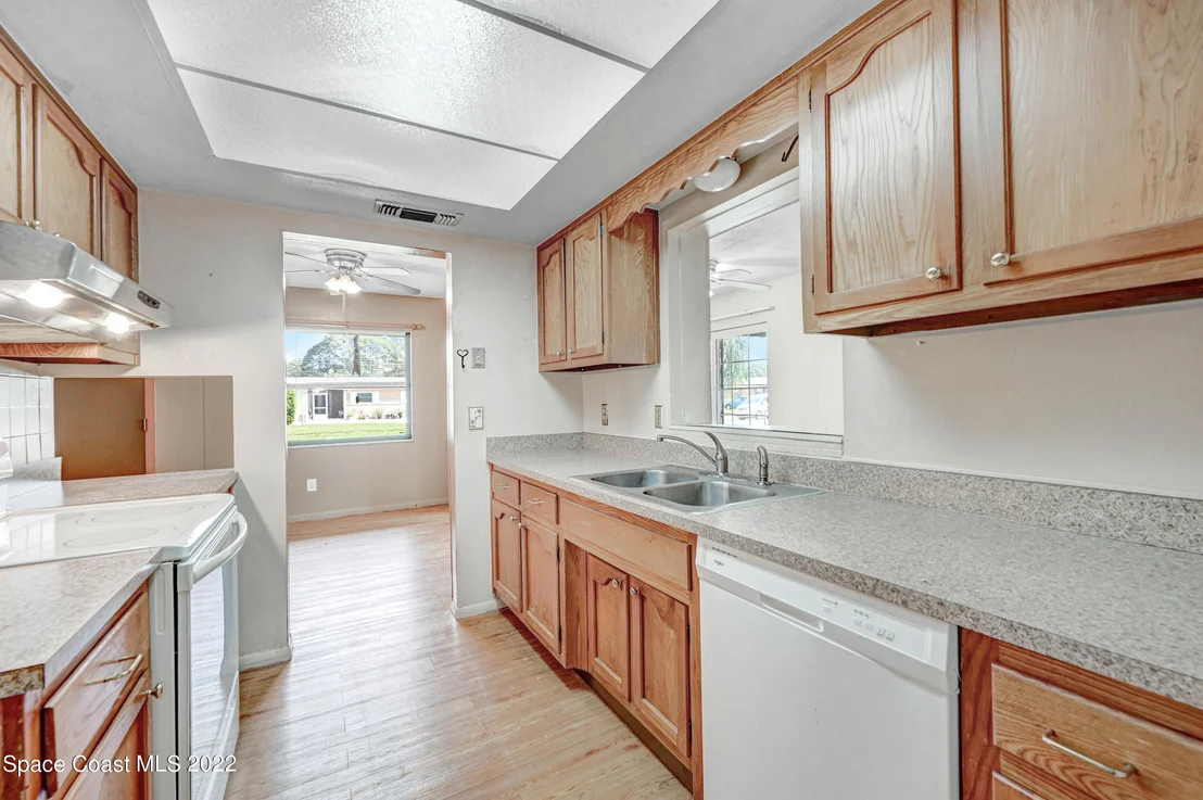 Photo of 995 Beacon Road