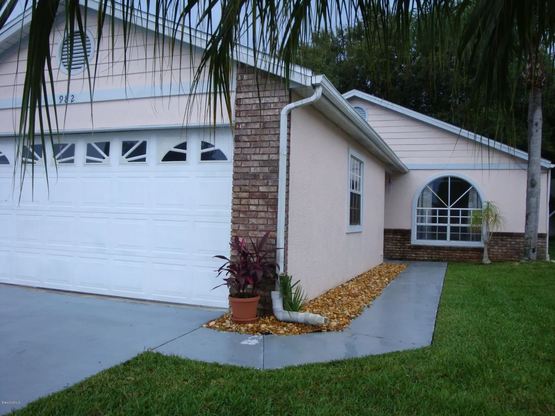 Photo of 982 S Fork Circle