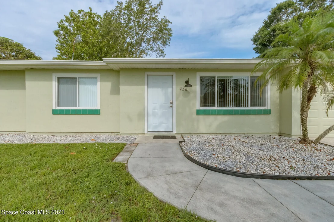 Photo of 736 Brevity Avenue NE