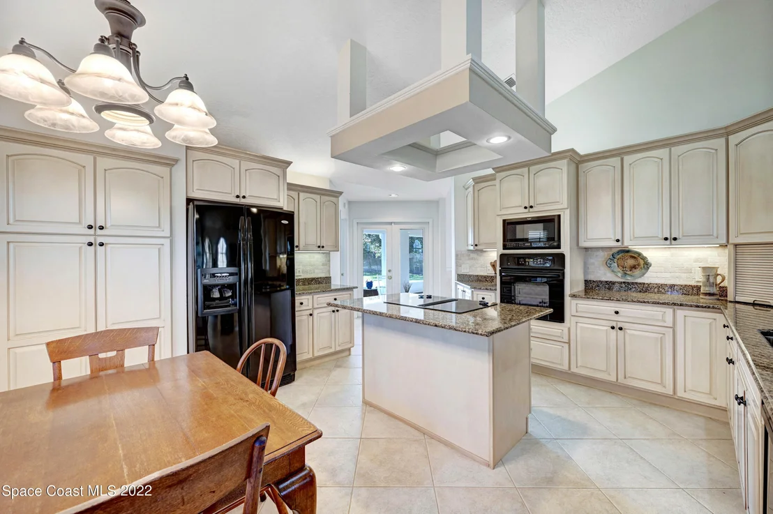 Photo of 115 River Road Circle