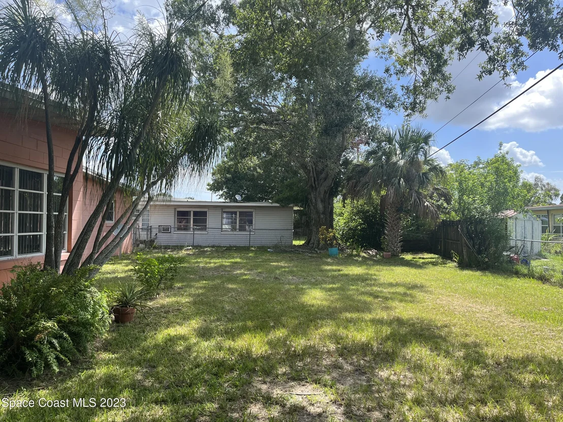 Photo of 1209 Dixon Boulevard