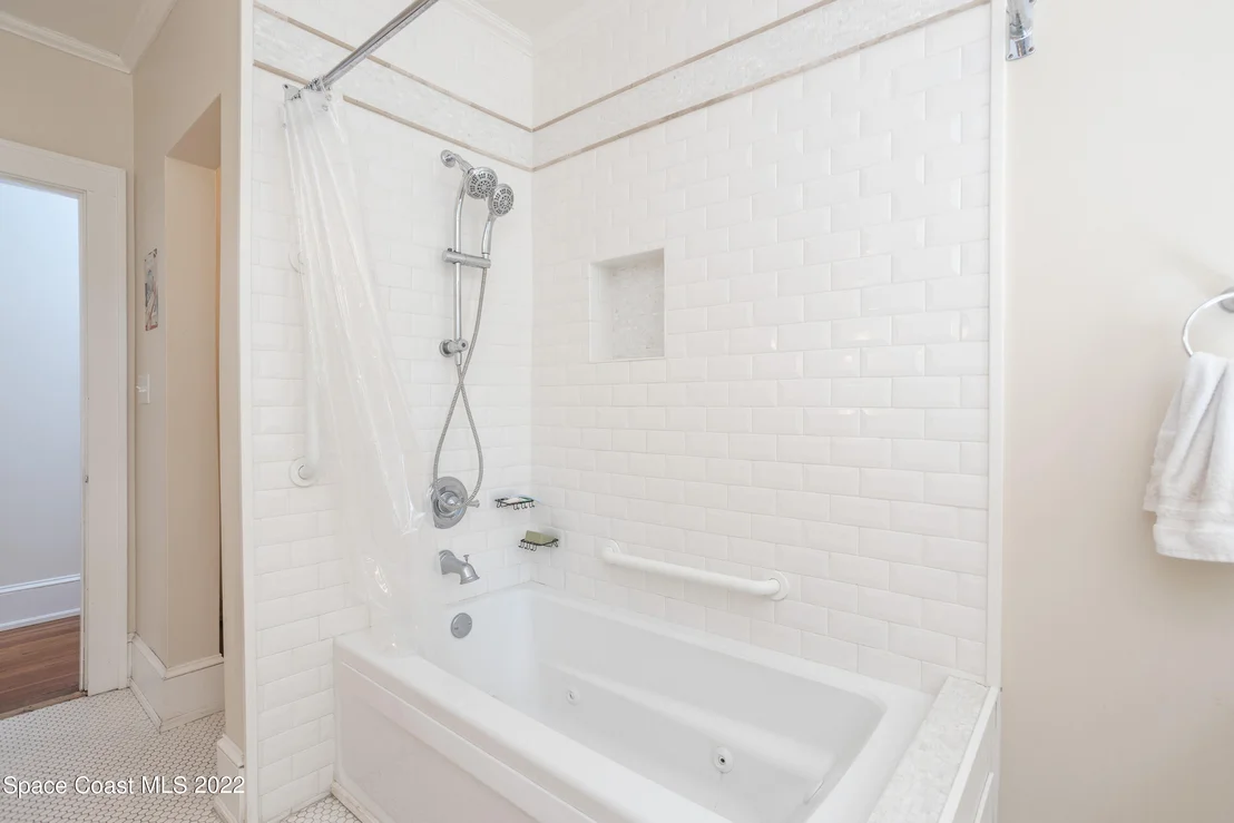 Photo of 115 Valencia Road