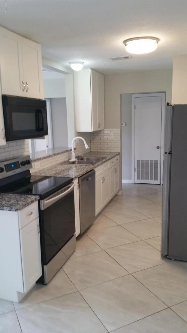 Photo of 900 Wisteria Drive