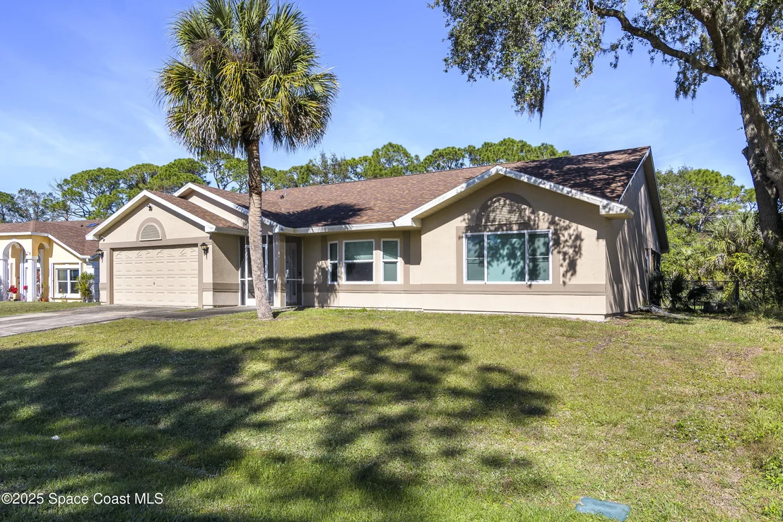 Photo of 413 Abello Road SE