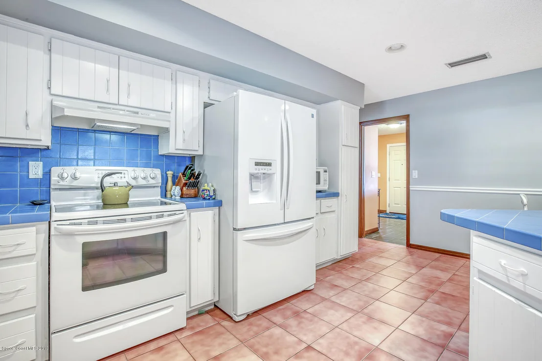 Photo of 480 Red Sail Way