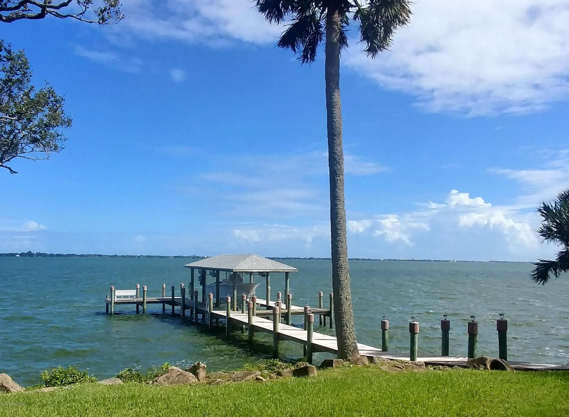 Photo of 3799 Riverside Drive