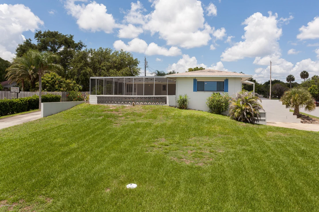 Photo of 3049 N Indian River Drive