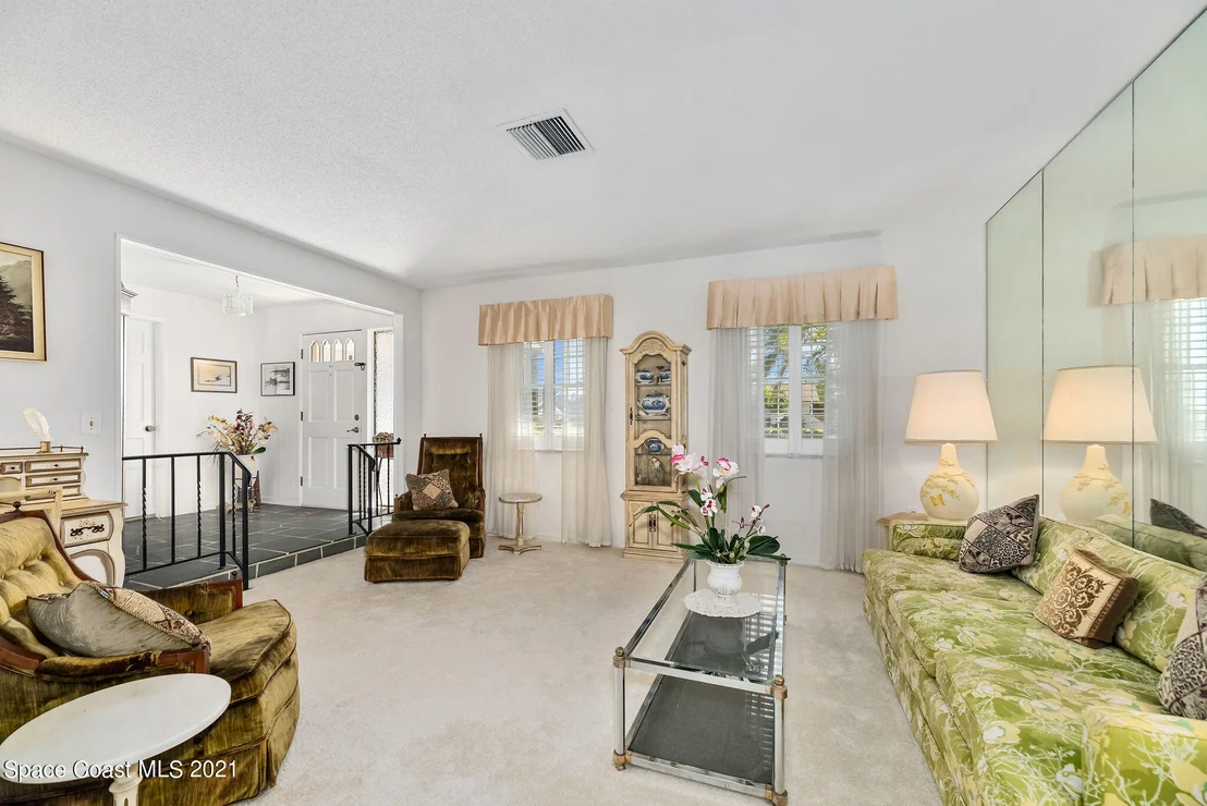 Photo of 330 Seabreeze Drive