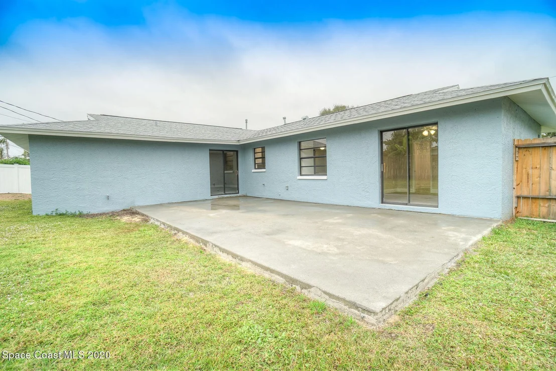 Photo of 987 Pineland Drive